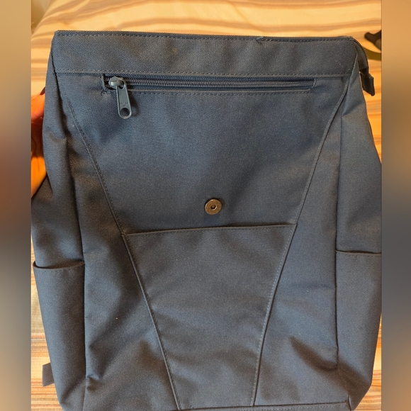 Laptot Notebook Backpack - Picture 3 of 6